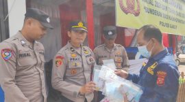 Dalam rangka mendukung kelancaran dan kesiapan petugas selama pelaksanaan Operasi Lilin Lodaya 2024, Satuan Kedokteran dan Kesehatan (Sidokkes) Polres Garut melaksanakan patroli kesehatan ke sejumlah Pos Pengamanan (Pospam) yang tersebar di wilayah Garut. Senin (23/12/2024).
