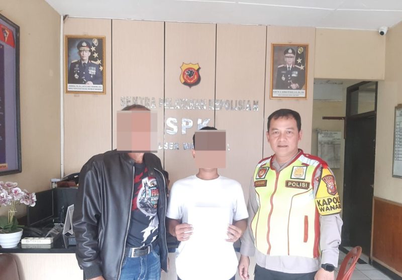 Polsek Wanaraja berhasil mengamankan tujuh unit kendaraan roda dua (R2) yang akan digunakan untuk balapan liar di Jalan Raya Cibeureum, tepatnya di depan kantor JNT Cibeureum, Desa Cimaragas, Kecamatan Pangatikan, Kabupaten Garut. Selasa Pagi Pukul 02.00 Wib (24/12/2024).
