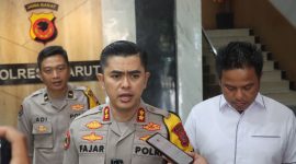 Operasi Lilin Lodaya 2024 dalam rangka pengamanan Natal dan tahun baru masih dalam musim hujan dan cuaca yang cukup ekstrim. Dalam mengantisipasi kondisi tersebut AKBP Mochamad Fajar Gemilang, S.I.K., M.H., M.I.K., Kapolres Garut memberikan himbauan tentang menghadapi cuaca ekstrem agar tetap waspada dan mengambil langkah-langkah pencegahan yang tepat di Kabupaten Garut. Selasa (24/12/2024).
