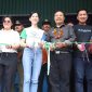 |Penjabat (Pj) Bupati Garut, Barnas Adjidin, didampingi Direktur Eksekutif Yayasan Bakti Barito, Fifi Pangestu, dan tamu undangan yang lainnya, meresmikan SDN 4 Barusari hasil renovasi Yayasan Bakti Barito, Kitabisa, hingga Happy Heart Indonesia, yang berlokasi di Kecamatan Pasirwangi, Kabupaten Garut, Kamis (6/2/2025). 
