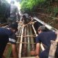Mahasiswa Kuliah Kerja Nyata Mahasiswa (KKNM) Tematik STAI Siliwangi Garut kelompok 8 yang bertugas di Desa Campaka, Kecamatan Malangbong, menginisiasi pembangunan jembatan penghubung antara Kampung Babakan Jaya Mulya dan Kampung Campaka. Pembangunan jembatan ini telah *dilaksanakan pada 1 Februari 2025 sebagai bentuk kepedulian terhadap kebutuhan masyarakat setempat.  
