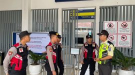 Dalam rangka menjaga keamanan dan ketertiban masyarakat, Satuan Samapta (Sat Samapta) Polres Garut menggelar patroli dialogis di sejumlah tempat keramaian, Rabu (05/02/2025). 
