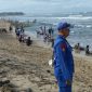 Masyarakat yang berencana mengunjungi kawasan pantai selatan Garut diimbau untuk menunda niatnya sementara waktu, menyusul terjadinya angin badai barat laut yang melanda daerah tersebut. Jumat pagi (07/02/2025).
