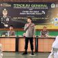 Polres Garut melaksanakan kegiatan pembinaan dan pemberian arahan kepada siswa-siswi SMA Boarding School Al Mashduqi terkait penggunaan media sosial yang cerdas dan sehat. Selasa (11/02/2025).
