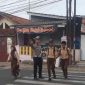 Untuk menjaga kelancaran arus lalu lintas serta mencegah kemacetan di pagi hari, Polres Garut bersama Polsek jajaran melaksanakan kegiatan pengaturan lalu lintas (gatur) di sejumlah titik rawan kemacetan di wilayah Kabupaten Garut. Jumat (14/02/2025).
