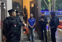 Polres Garut melalui Sat Samapta intensif melaksanakan patroli malam hari untuk mengantisipasi tindak kejahatan, khususnya C3 (curat, curas, dan curanmor) serta aksi premanisme yang kerap mengganggu kenyamanan masyarakat. Kamis malam dimulai pukul 00.00 Wib hingga selesai (20/02/2025).