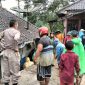 Menyusul bencana alam longsor yang terjadi di dua titik berbeda di Kecamatan Banjarwangi, Kabupaten Garut, Kapolsek Banjarwangi bersama anggota melaksanakan pengecekan di lokasi terdampak yang terjadi pada Rabu Sore (19/02/2025) Pukul 15.00.
