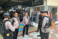 Dalam rangka menjaga keamanan dan ketertiban masyarakat, Satuan Samapta (Sat Samapta) Polres Garut menggelar patroli dialogis di sejumlah tempat keramaian, Junat (21/02/2025). 
