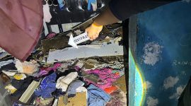 Kebakaran melanda dua rumah di Kampung Pedes, Desa Jayawaras, Kecamatan Tarogong Kidul, Kabupaten Garut. Senin malam (24/2/2025) pukul 22.00 WIB.
