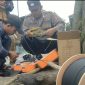 Berbekal niat yang tulus demi kepentingan warga tanpa mengharap pamrih, anggota polisi yang satu ini menjadi bagian perintis jaringan internet bagi warga di Kaki Gunung Cikuray Garut. 
