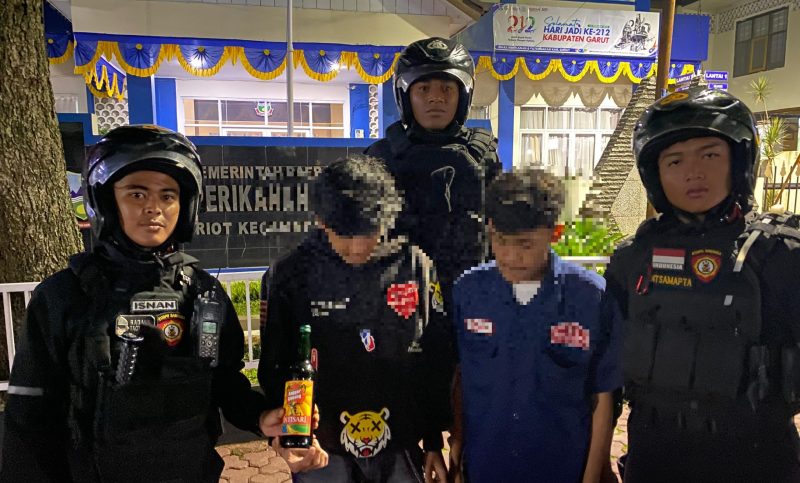 Tim Patroli Presisi Sat Samapta Polres Garut melaksanakan kegiatan patroli di Jalan Patriot untuk mengantisipasi terjadinya aksi premanisme, kejahatan jalanan, dan pungutan liar (pungli). Pada hari Kamis, 27 Februari 2025, pukul 02.15 WIB.
