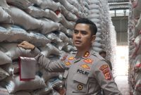 Menjelang bulan suci Ramadhan 1446 H dan Idul Fitri, Kapolres Garut AKBP Mochamad Fajar Gemilang, melakukan Pengecekan inspeksi ke gudang Bulog Kabupaten Garut. Jumat (28/02/2025).