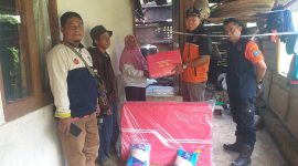 Hujan deras yang mengguyur Kecamatan Karangtengah pada Jumat (28/2) sore mengakibatkan longsor di Kampung Cikopeng, Desa Cintamanik. Tebing setinggi empat meter dengan panjang lima meter longsor dan menimpa dapur rumah milik Lili (60), seorang warga setempat.
