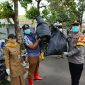 Dalam rangka menciptakan lingkungan yang bersih dan sehat, Polsek Wanaraja menggelar kegiatan Gerakan Pembersihan Sampah di wilayah Kecamatan Pangatikan, bertempat di Jalan Sawah Lega, Kampung Pangatikan, Desa Karangsari, Kecamatan Pangatikan, Kabupaten Garut.Rabu (12/03/2025).