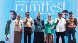 Wakil Bupati Garut, Putri Karlina, secara resmi membuka Ramadhan Fashion Festival (Ramffest) 2025 yang berlangsung di Piazza Firenze, Jalan Ahmad Yani, Kecamatan Garut Kota, Jumat (14/3/2025).