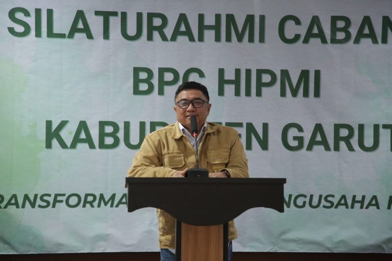Bupati Garut, Abdusy Syakur Amin, menghadiri acara Silaturahmi Cabang (Silatcab) Badan Pengurus Cabang (BPC) Himpunan Pengusaha Muda Indonesia (HIPMI) Kabupaten Garut, yang dilaksanakan di Aula Rancabango Hotel and Resort, Kabupaten Garut, Minggu (16/3/2025).
