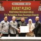 Bupati Garut, Abdusy Syakur Amin, tekankan pentingnya peningkatan akses keuangan bagi masyarakat desa dalam Rapat Pleno Tim Percepatan Akses Keuangan Daerah (TPKAD) Garut yang digelar di Hotel Mercure, Jalan Guntur, Kecamatan Garut Kota, Kabupaten Garut, Jum'at (21/3/2025).