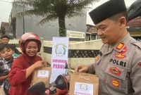 Polsek Wanaraja menggelar kegiatan buka puasa bersama yang bertempat di Mapolsek Wanaraja pada Jumat, 21 Maret 2025. Acara ini merupakan bagian dari upaya mempererat hubungan antara kepolisian dan masyarakat, khususnya dalam momen penuh berkah di bulan Ramadan. 