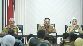 Pemerintah Kabupaten (Pemkab) Garut terus berupaya menata Pedagang Kaki Lima (PKL) melalui program Bazar Ramadan. Dalam Briefing Mingguan yang digelar di Ruang Rapat Sekretariat Daerah (Setda) Kabupaten Garut, Senin (24/3/2025).