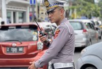Hari kedua pelaksanaan Operasi Ketupat Lodaya 2025, arus lalu lintas di wilayah Garut terpantau masih dalam kondisi normal tanpa ada peningkatan yang signifikan, Meski volume kendaraan mulai meningkat, terutama di jalur utama, namun kepadatan lalu lintas masih terbilang terkendali. Selasa (25/03/2025).