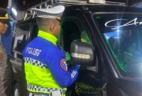 Dalam rangka mengantisipasi terjadinya kecelakaan serta pelanggaran lalu lintas selama pelaksanaan Operasi Ketupat Lodaya 2025, Polres Garut meningkatkan pengawasan dengan menggelar razia terhadap travel gelap yang melintas di wilayah Garut. Selasa (25/03/2025).