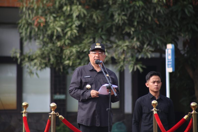 Bupati Garut, Abdusy Syakur Amin, memimpin Apel Kesiapsiagaan Satuan Tugas (Satgas) Pemberantasan Premanisme di Lapangan Sekretariat Daerah (Setda) Kabupaten Garut, Kamis (27/3/2025).