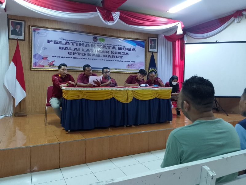 Lembaga Pemasyarakatan (Lapas) Kelas IIA Garut kembali membuktikan komitmennya dalam menegakkan disiplin di lingkungan internal. Pada Kamis, 27 Maret 2025.