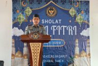 Suasana khidmat menyelimuti Lembaga Pemasyarakatan (Lapas) Garut saat perayaan Hari Raya Idul Fitri 1446 H digelar dengan mengusung tema pengendalian diri. Dalam sambutannya, Kepala Lapas (Kalapas) Garut menekankan bahwa kemenangan sejati bukanlah ketika mengalahkan orang lain, melainkan saat mampu mengalahkan dan mengendalikan diri sendiri. Senin (31/3/2025).