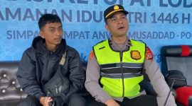 Sebuah aksi yang patut diapresiasi, Polres Garut melalui Kanit Tipidter IPDA Hadiansyah Siregar yang sedang melaksanakan pengamanan Pos PAM di Tarogong Kaler berhasil mengembalikan sebuah dompet yang hilang beserta isinya kepada pemilik aslinya, Penyerahan dilakukan di Pos Pengamanan Tarogong Kaler, pada Selasa pagi, (01/04/2025).