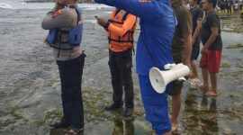 Seorang wisatawan bernama Ridwan Nurohman (15) dilaporkan tenggelam di Pantai Karang Papak, Desa Cikelet, Kecamatan Cikelet.