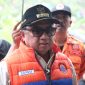 Bupati Garut, Abdusy Syakur Amin, meninjau langsung lokasi bencana tanah bergerak yang terjadi di Kampung Sawahjoho, RT 3 RW 3, Desa Singajaya, Kecamatan Singajaya, Kabupaten Garut, pada Sabtu (6/4/2025).