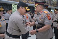 Kepolisian Daerah Jawa Barat menggelar Upacara Serah Terima Jabatan (Sertijab) sejumlah pejabat utama di lingkungan Polda Jabar, Selasa (8/4/2025).
