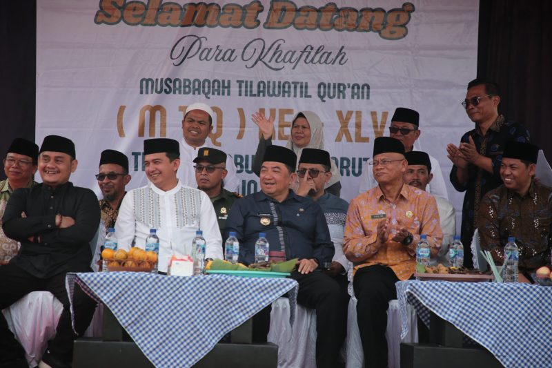 Bupati Garut, Abdusy Syakur Amin, buka Musabaqah Tilawatil Qur’an dan Hadis (MTQH) Ke-45 Tingkat Kabupaten Garut Tahun 2025 di Lapangan SMPN 2 Singajaya, Kecamatan Singajaya, Kabupaten Garut, pada Kamis (10/4/2025).