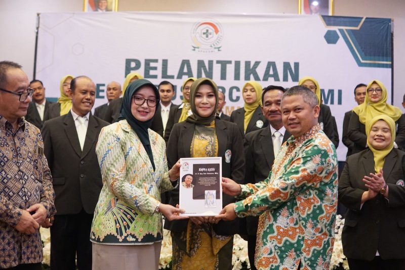 Pemerintah Kabupaten (Pemkab) Garut memberikan apresiasi terhadap pelantikan Pengurus Dewan Pimpinan Cabang (DPC) Akselerasi Puskesmas Indonesia (APKESMI) Kabupaten Garut periode 2025–2030. Kegiatan ini berlangsung di Ballroom Kassiti Fave Hotel, Jalan Raya Cimanuk, Kecamatan Tarogong Kidul, Sabtu (12/4/2025).