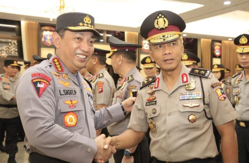 Kabid Humas Polda Jawa Barat, Kombes Pol Hendra Rochmawan, S.I.K., M.H., membenarkan adanya pergantian jabatan Kapolda Jabar sebagaimana tertulis dalam Surat Tugas Kapolri Nomor: ST/688/IV/KEP/2025.