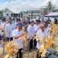 Menteri Imigrasi dan Pemasyarakatan, Agus Andrianto, lakukan panen perdana ketahanan pangan di Nusakambangan, Kamis (17 /4/2025).