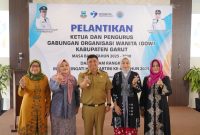 Bupati Garut, Abdusy Syakur Amin, melantik Ketua dan Pengurus Gabungan Organisasi Wanita (GOW) Kabupaten Garut Masa Bakti 2025–2030, Senin (21/4/2025).