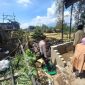 Pihak Kepolisian Sektor (Polsek) Cisurupan telah melakukan pengecekan Tempat Kejadian Perkara (TKP) kebakaran rumah panggung.