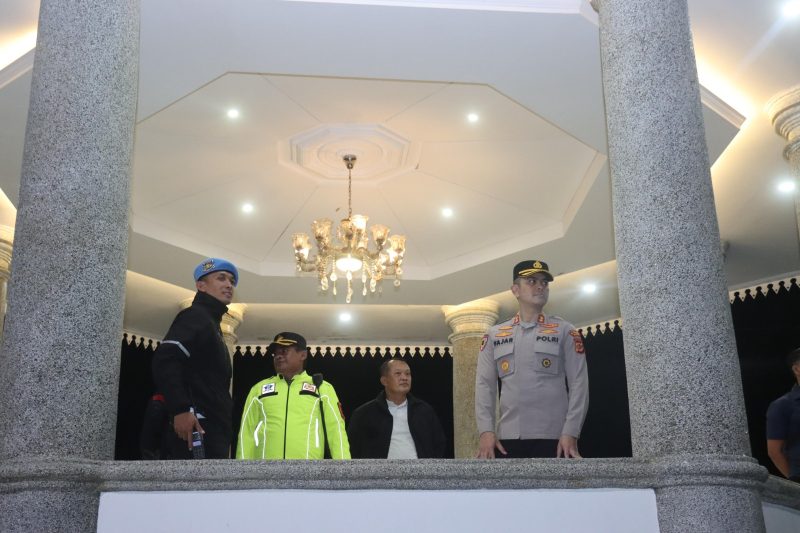 Polres Garut melaksanakan Pengamanan dan Pengawalan Secara Ketat perayaan kemenangan Persib. Jumat malam (9/52025).