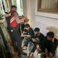 Polres Garut amankan Tiga pria berinisial AM (22), SA (25) dan SG (21) di saat nonton bareng Persib Bandung di Alun-alun Garut. Jumat (9/5/2025) malam.