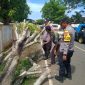 Sebuah pohon besar tumbang dan menutup ruas Jalan Raya Lintas Selatan (jalan nasional) di Kampung Mekarsari, RT 001 RW 006, Desa Cikelet, Kecamatan Cikelet, Kabupaten Garut, Selasa (20/5/2025) sekitar pukul 10.00 WIB.