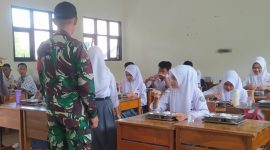 Bertempat di Yayasan Dapur Merah Putih Leuwigoong Kabupaten Garut, Bhabinkamtibmas Polsek Leuwigoong melaksanakan kegiatan monitoring pendistribusian Program Makan Bergizi Gratis.