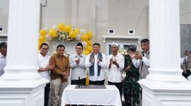 Bupati Garut, Abdusy Syakur Amin, menghadiri acara Peresmian Perpustakaan Desa Pamalayan, Kecamatan Cisewu, Kabupaten Garut, Rabu (21/5/2025).