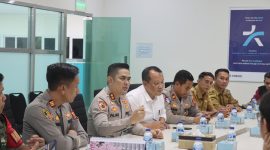 Kapolres Garut AKBP Mochamad Fajar Gemilang, S.I.K., M.H., M.I.K., didampingi Wakapolres Garut, Kompol Bayu Tri Nugraha Hidayat, A.Md., S.E., S.I.K., M.M.,