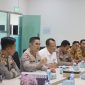 Kapolres Garut AKBP Mochamad Fajar Gemilang, S.I.K., M.H., M.I.K., didampingi Wakapolres Garut, Kompol Bayu Tri Nugraha Hidayat, A.Md., S.E., S.I.K., M.M.,