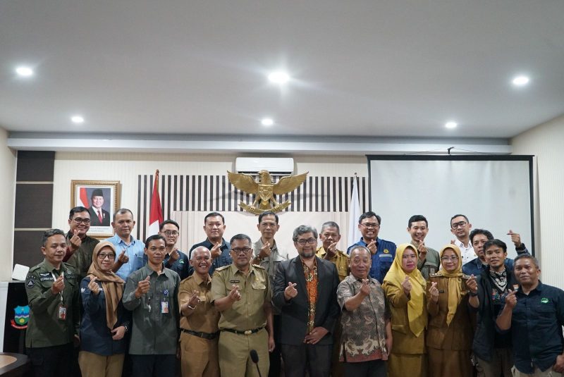 Rapat penanganan air bersih desa Sukalksana Sucinaraja