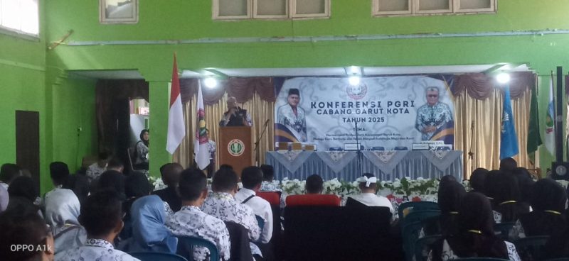 Ketua Cabang PGRI Garut kota, H Rahmat, M.Pd