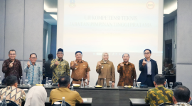 Bupati Garut, Abdusy Syakur Amin, membuka secara resmi Uji Kompetensi Teknis Pejabat Pimpinan Tinggi Pratama Kabupaten Garut. Kegiatan ini berlangsung di Aula Hotel Harmoni, Jalan Cipanas Baru, Kecamatan Tarogong Kaler, Kabupaten Garut, Senin (19/5/2025).
