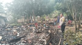 Rumah seorang nelayan di Cibalong terbakar