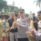 Kapolres Garut AKBP Mochamad Fajar Gemilang  saat panen raya jagung kuartal II
